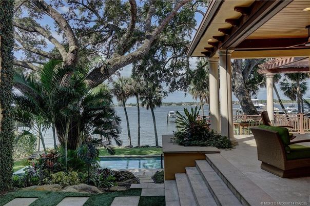 Exterior, Pool, Water