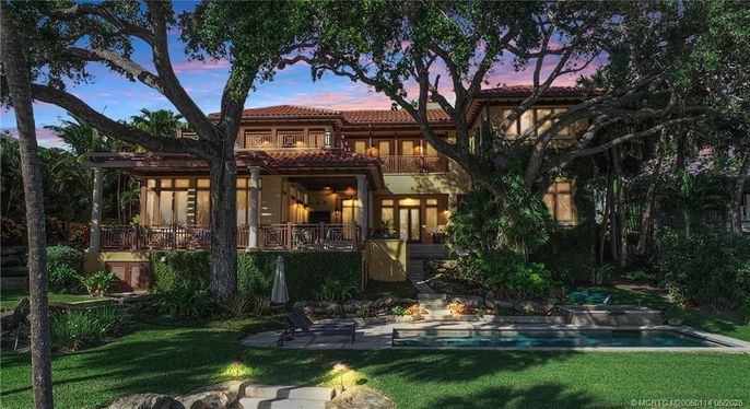 Backyard, Exterior, Facade, Pool, Mediterranean