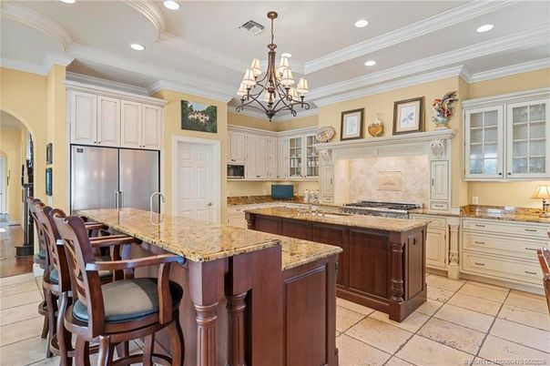 Chandelier, Interior, Kitchen, Recessed Lighting, Stainless Steel Appliances