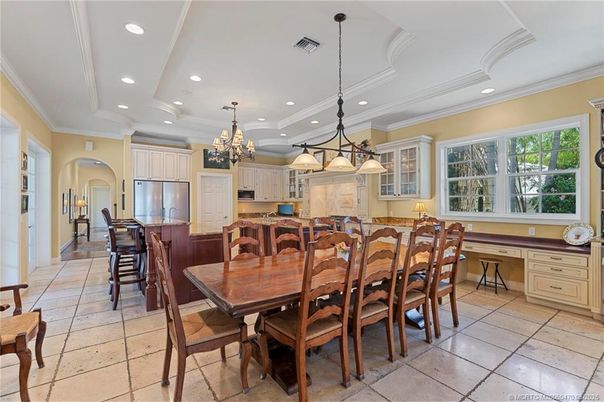 Chandelier, Dining room, Interior, Kitchen, Pendant Lights, Recessed Lighting, Stainless Steel Appliances