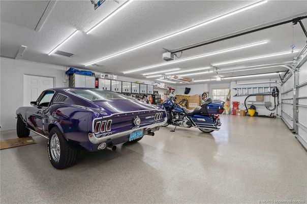 Garage, Interior
