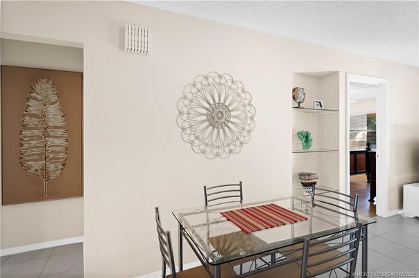 Dining room, Interior