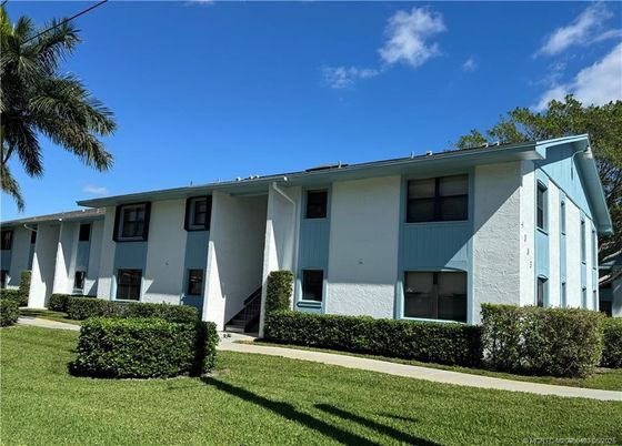 Backyard, Exterior, Facade, Ranch