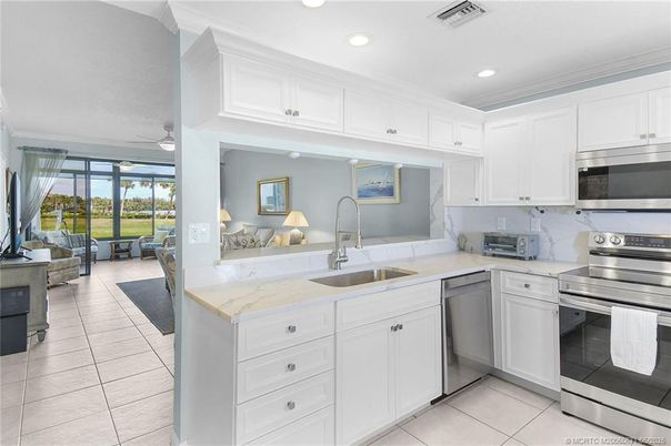 Interior, Kitchen, Living room, Recessed Lighting, Stainless Steel Appliances