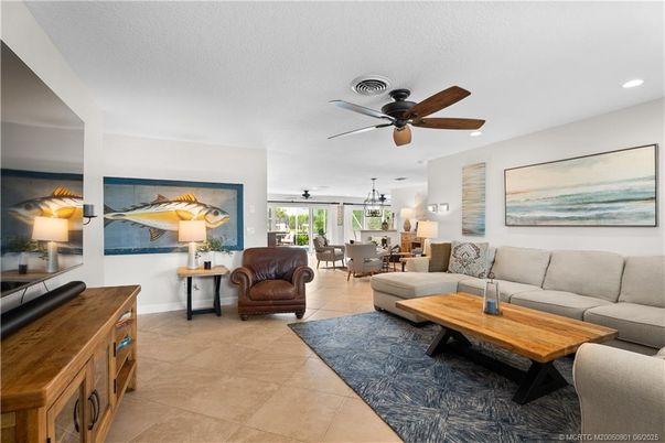 Dining room, Interior, Living room, Recessed Lighting