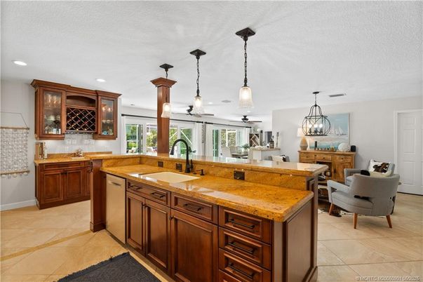 Dining room, Interior, Kitchen, Pendant Lights, Recessed Lighting