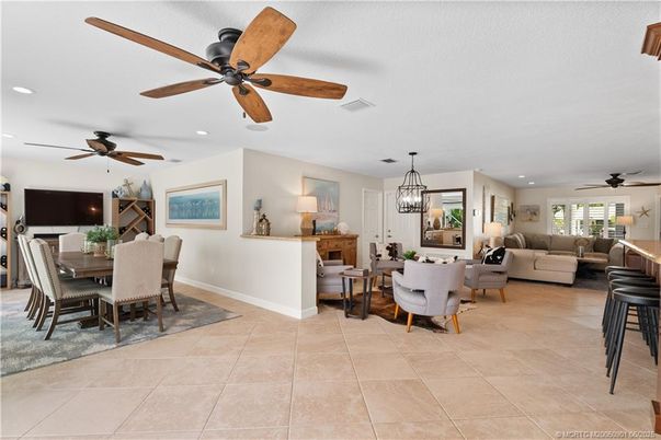 Dining room, Interior, Living room, Pendant Lights, Recessed Lighting