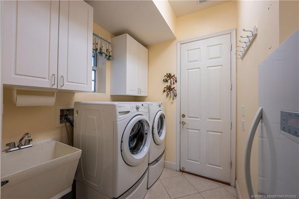 Interior, Washer