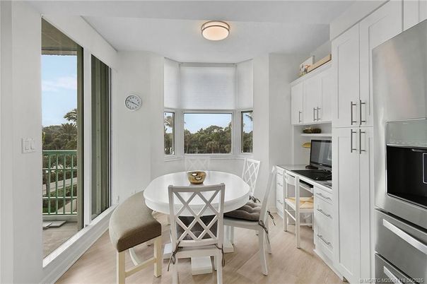 Dining room, Interior, Kitchen, Stainless Steel Appliances, Wood Texture Flooring