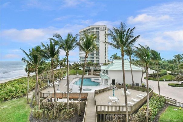 Exterior, Pool, Water
