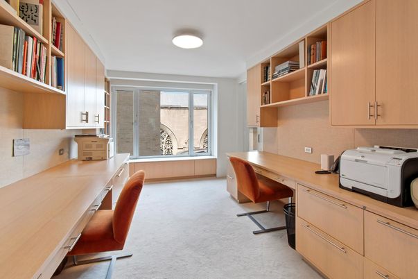 Home Office, Interior