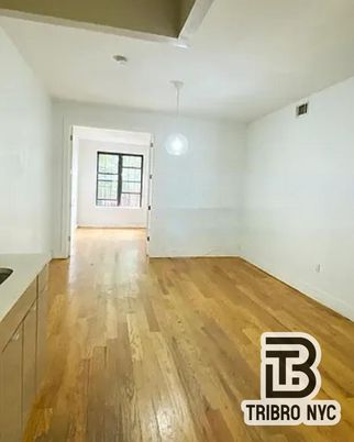 Empty room, Interior, Pendant Lights, Wood Texture Flooring