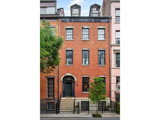 Exterior, Facade, Brick Facade, Rowhouse