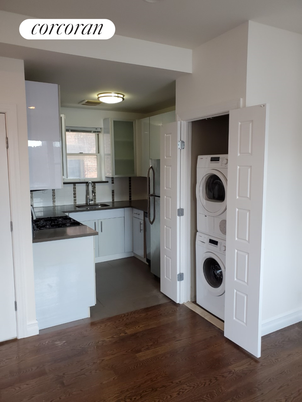 Interior, Kitchen, Utility Closets, Washer, Wood Texture Flooring