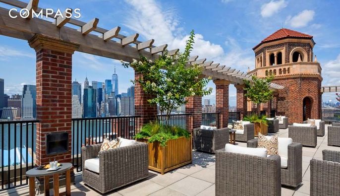 Exterior, Fireplace, Skyline