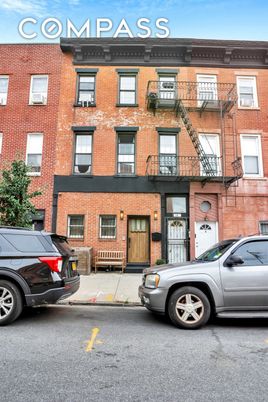 Exterior, Facade, Brick Facade, Rowhouse
