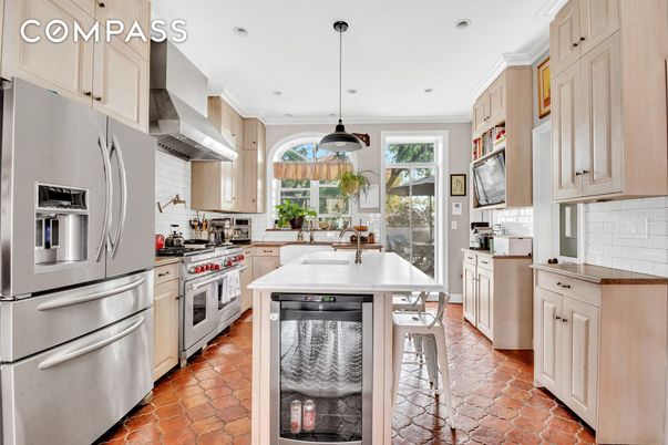 Dining room, Interior, Kitchen, Pendant Lights, Recessed Lighting, Stainless Steel Appliances