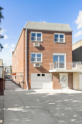 Attached, Exterior, Facade, Brick Facade, Rowhouse