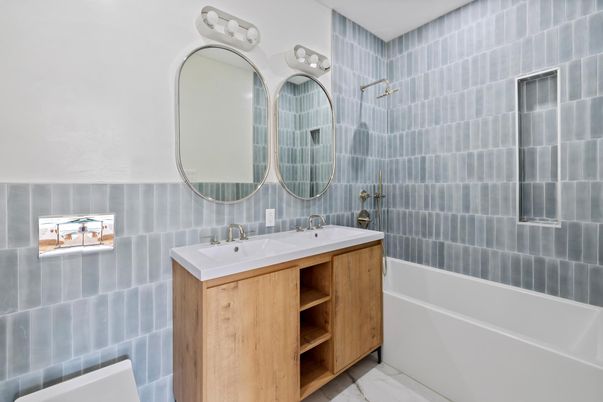 Bathroom, Dual Sink Vanities, Interior