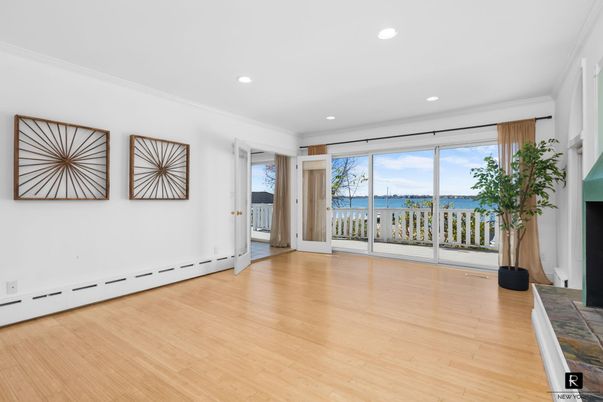 Empty room, Interior, Recessed Lighting, Water, Wood Texture Flooring