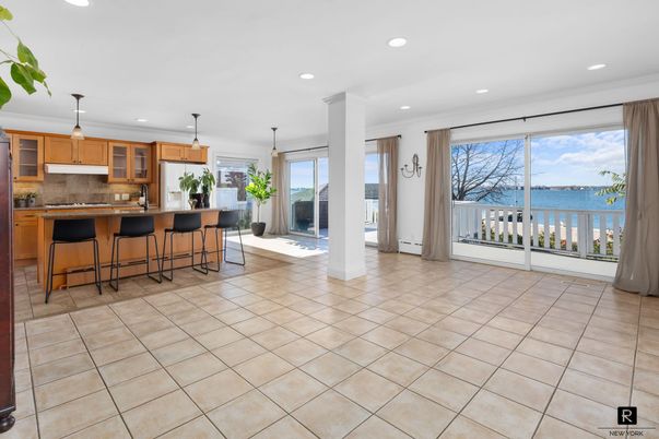 Interior, Kitchen, Pendant Lights, Recessed Lighting, Water