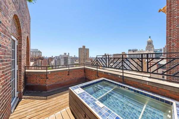 Exterior, Pool, Other, Skyline
