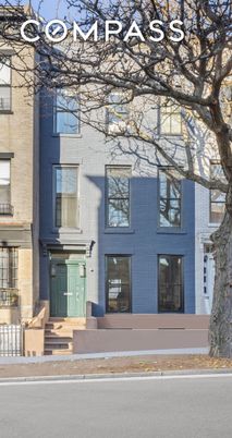 Exterior, Facade, Rowhouse