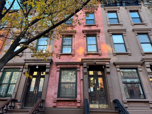 Exterior, Facade, Brownstone