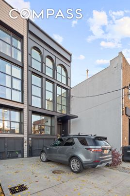 Exterior, Facade, None