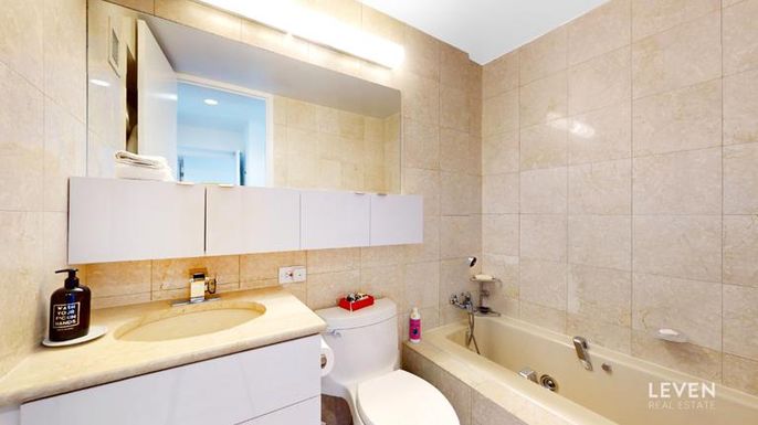 Bathroom, Interior, Recessed Lighting
