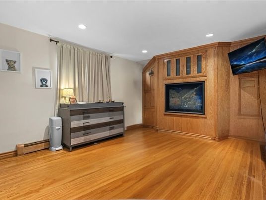 Interior, Recessed Lighting, Wood Texture Flooring, Wooden Walls