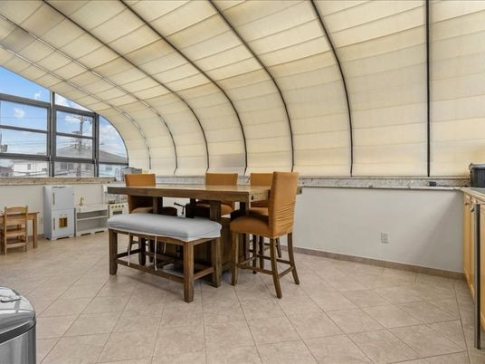 Dining room, Interior
