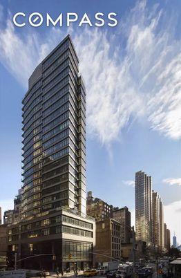 Exterior, Facade, Highrise
