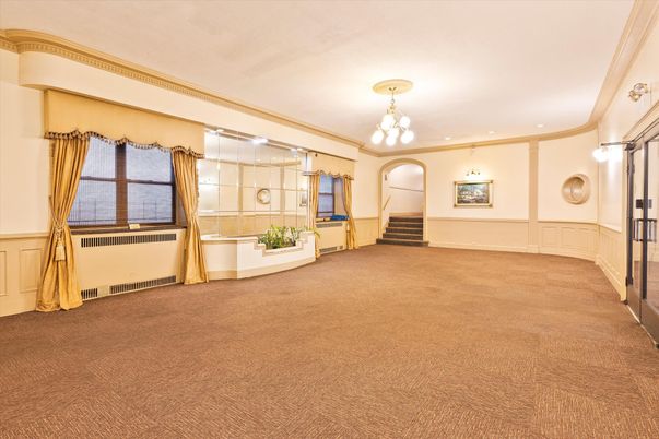 Chandelier, Empty room, Interior, Recessed Lighting
