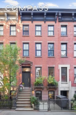 Exterior, Facade, Brick Facade, Rowhouse