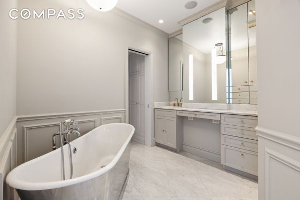 Bathroom, Dual Sink Vanities, Free Standing Baths, Interior, Recessed Lighting