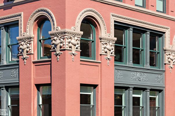 Exterior, Facade, Rowhouse