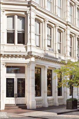 Exterior, Facade, Brownstone