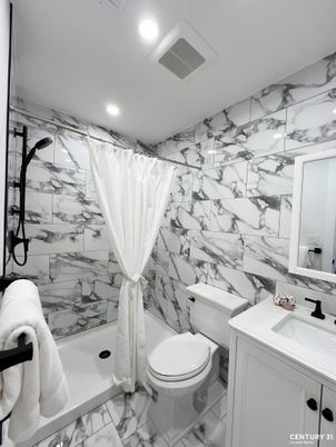 Bathroom, Interior, Marble, Marble Walls, Recessed Lighting