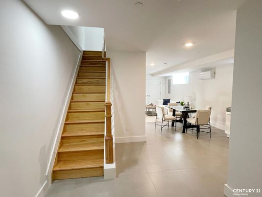 Dining room, Interior, Recessed Lighting