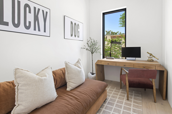 Home Office, Interior