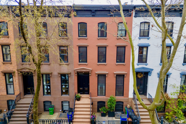 Exterior, Facade, Rowhouse