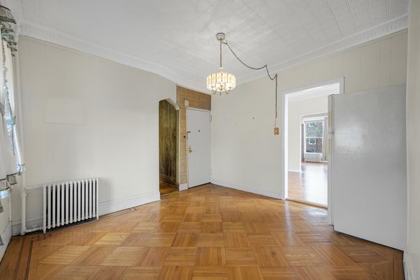 Chandelier, Empty room, Interior, Wood Texture Flooring