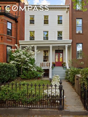 Exterior, Facade, Brick Facade, Rowhouse