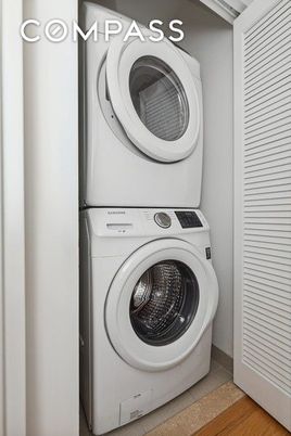 Interior, Utility Closets, Washer, Wood Texture Flooring