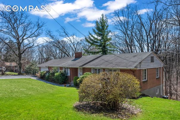 Exterior, Facade, Brick Facade, Ranch