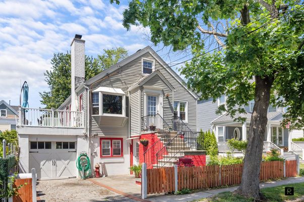Attached, Backyard, Exterior, Facade, Queen Anne Victorian