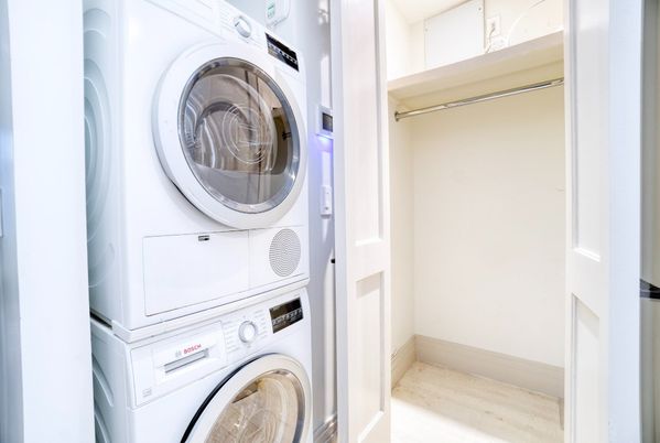 Interior, Utility Closets, Washer, Wood Texture Flooring