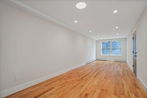 Empty room, Interior, Recessed Lighting, Wood Texture Flooring
