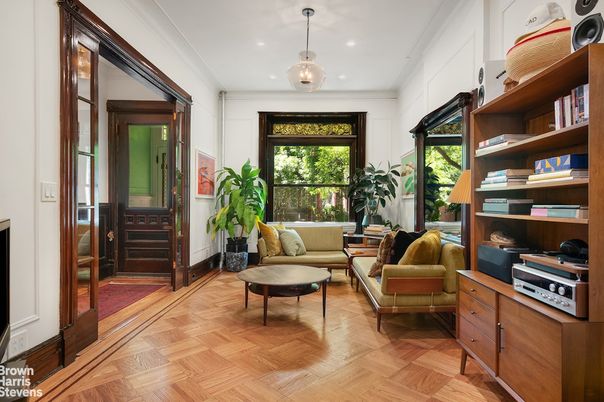 Interior, Living room, Pendant Lights, Recessed Lighting, Wood Texture Flooring